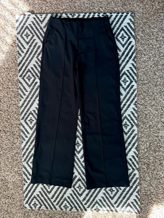Vuori Pants Women Sz S Black Meta Wide Leg Trouser Stretch Pintuck Office EUC - Picture 14 of 16